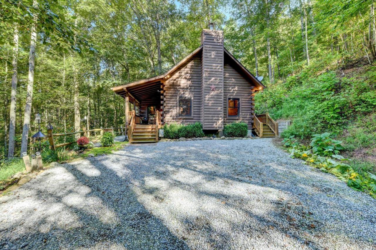 Waynesville Cabin With Covered Deck And Fire Pit! Lake Junaluska Екстериор снимка