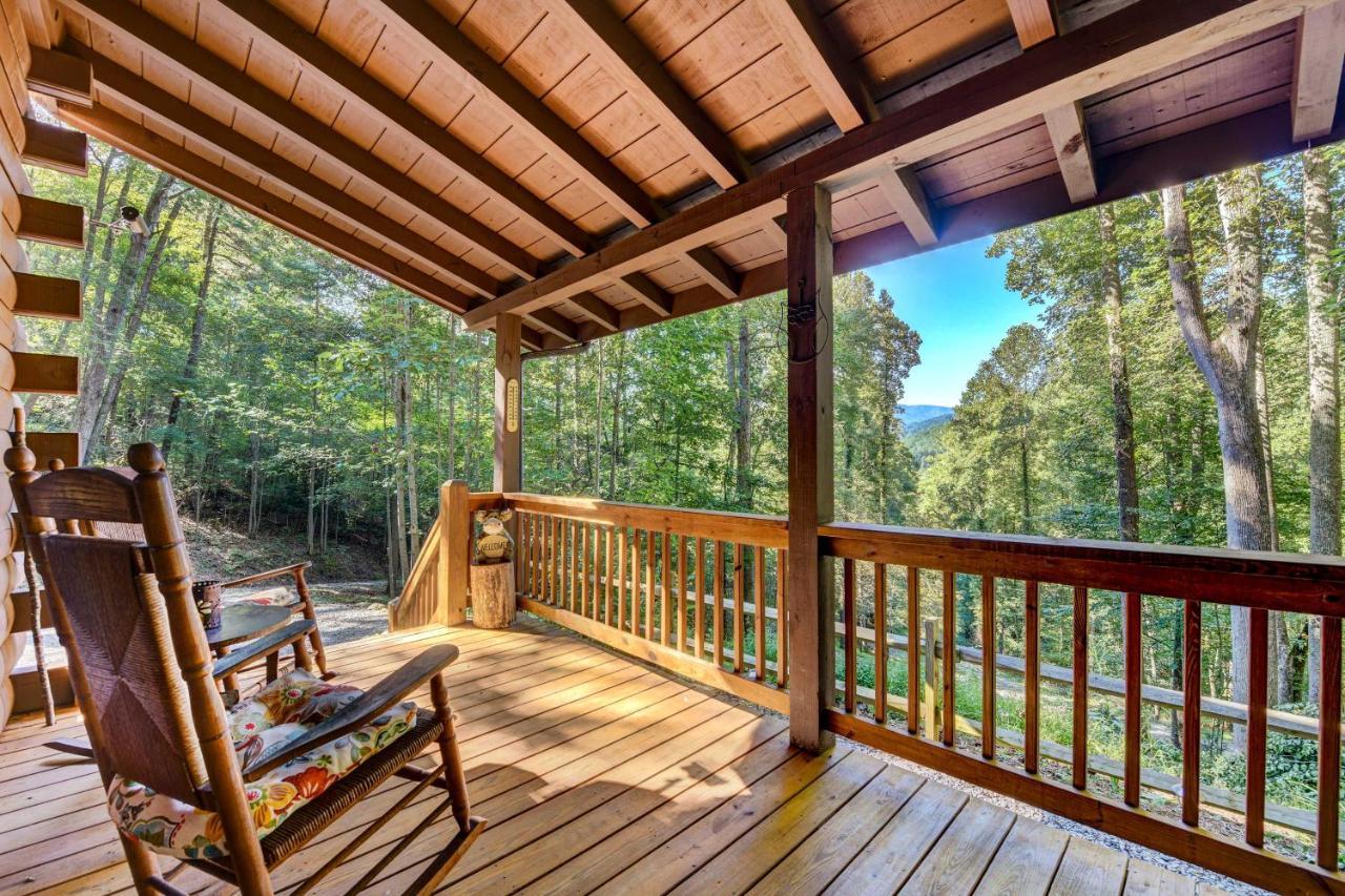 Waynesville Cabin With Covered Deck And Fire Pit! Lake Junaluska Екстериор снимка