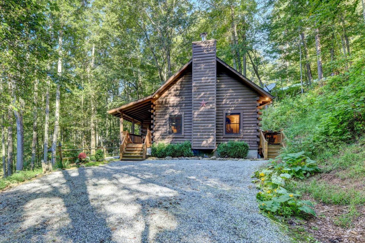 Waynesville Cabin With Covered Deck And Fire Pit! Lake Junaluska Екстериор снимка