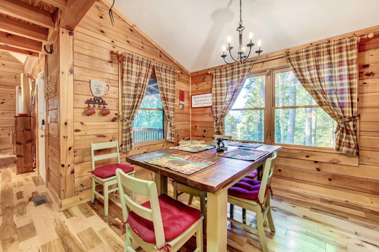 Waynesville Cabin With Covered Deck And Fire Pit! Lake Junaluska Екстериор снимка