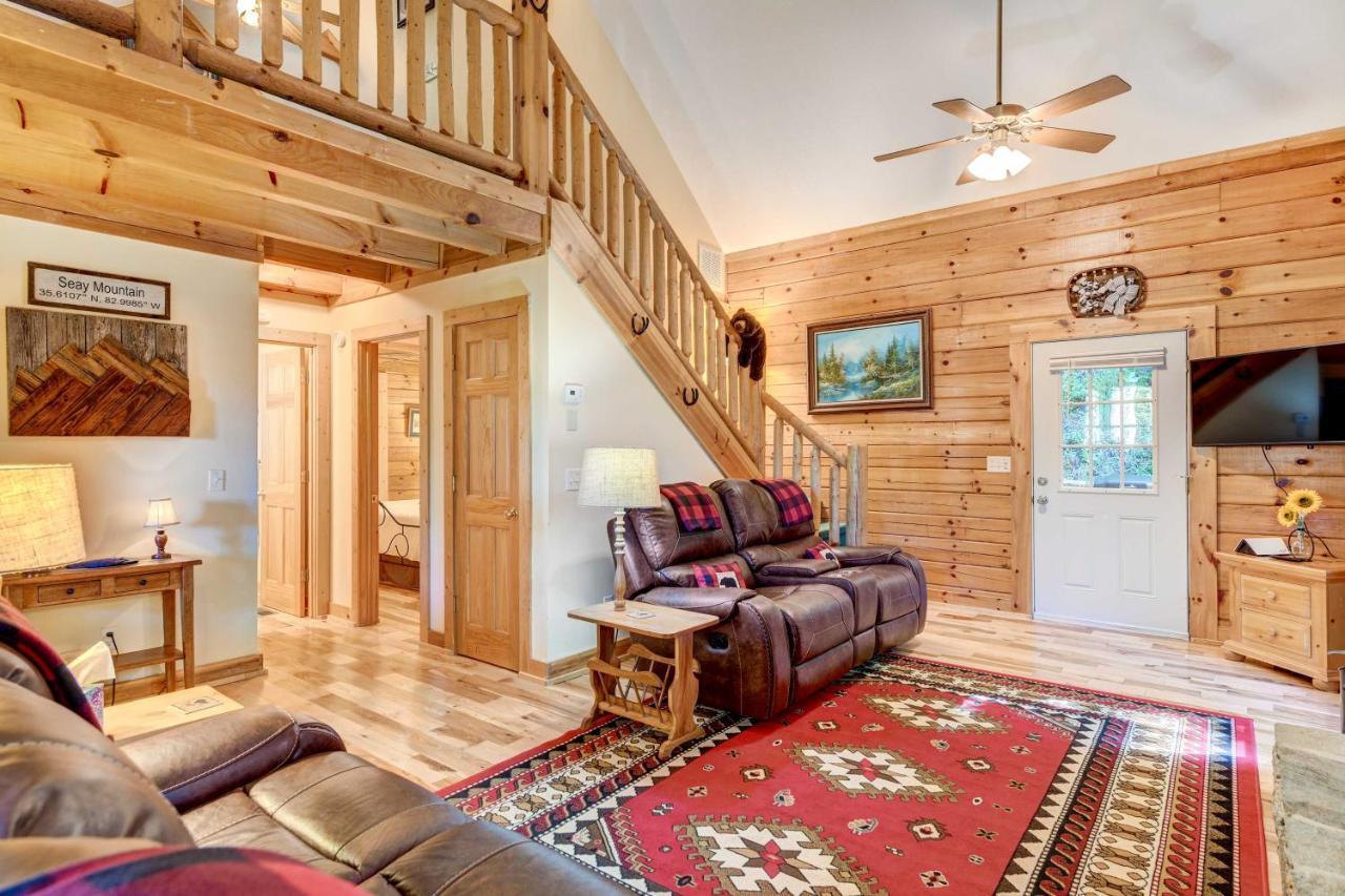 Waynesville Cabin With Covered Deck And Fire Pit! Lake Junaluska Екстериор снимка