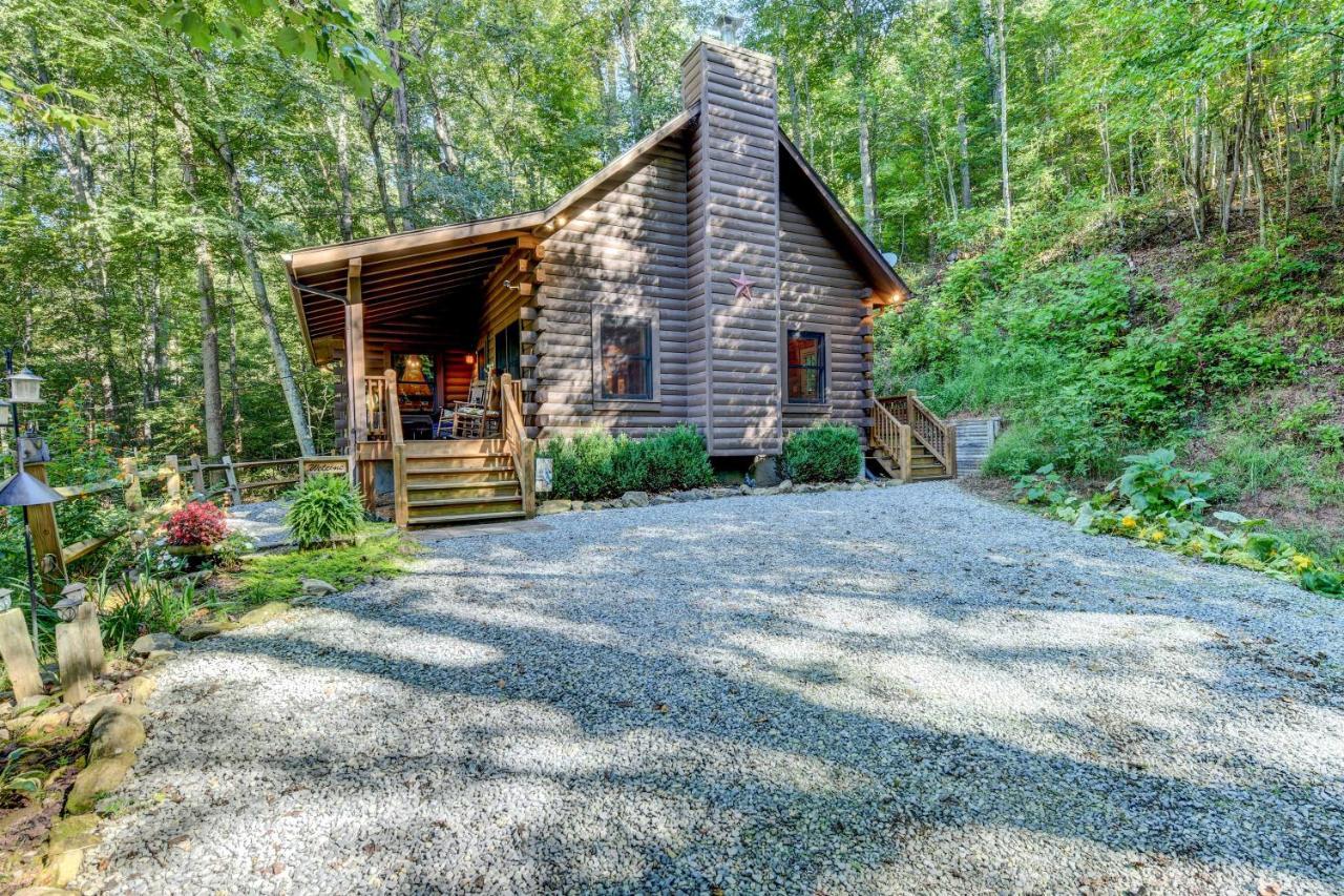 Waynesville Cabin With Covered Deck And Fire Pit! Lake Junaluska Екстериор снимка