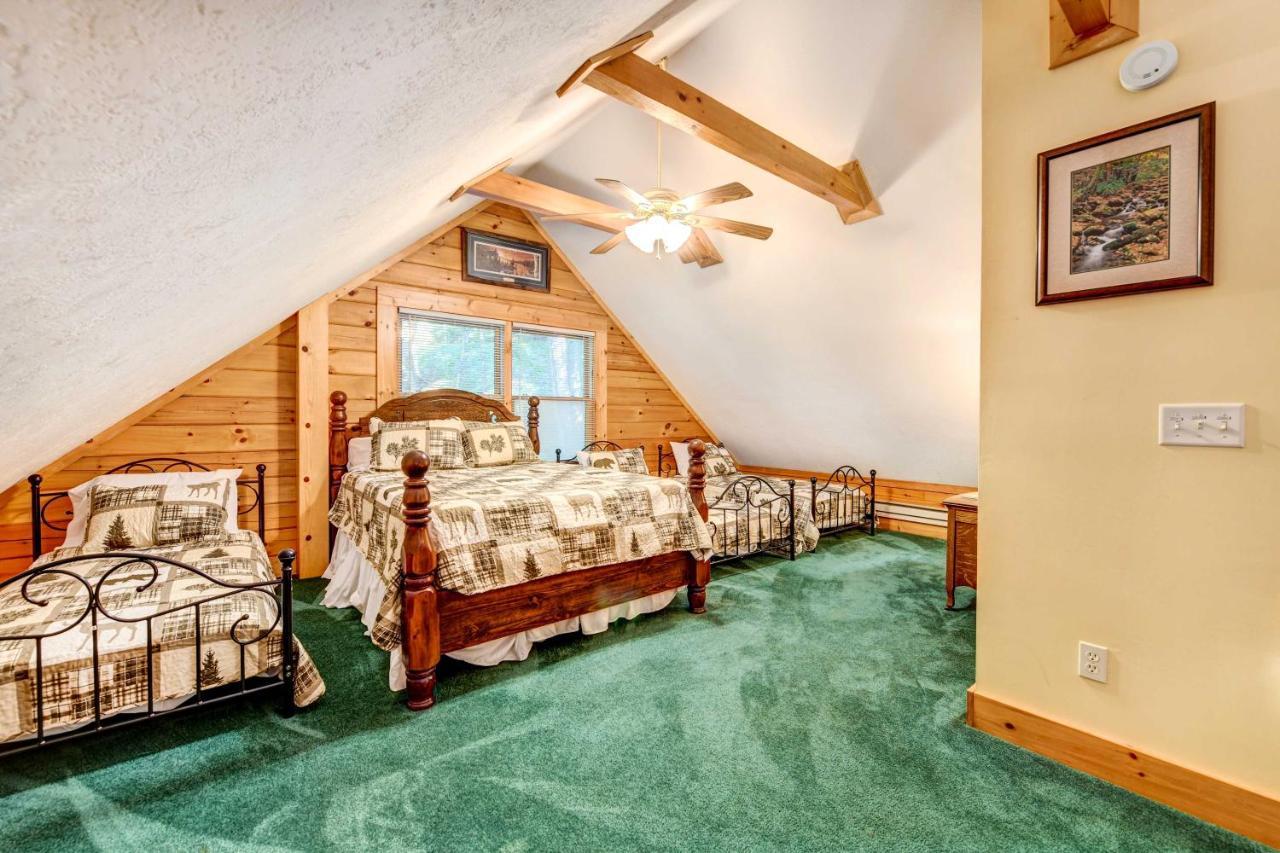 Waynesville Cabin With Covered Deck And Fire Pit! Lake Junaluska Екстериор снимка